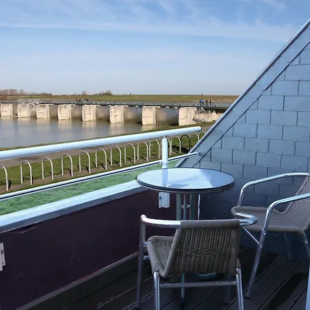 De La Digue 酒店 3*