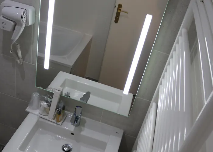 Hotel De La Digue 3*